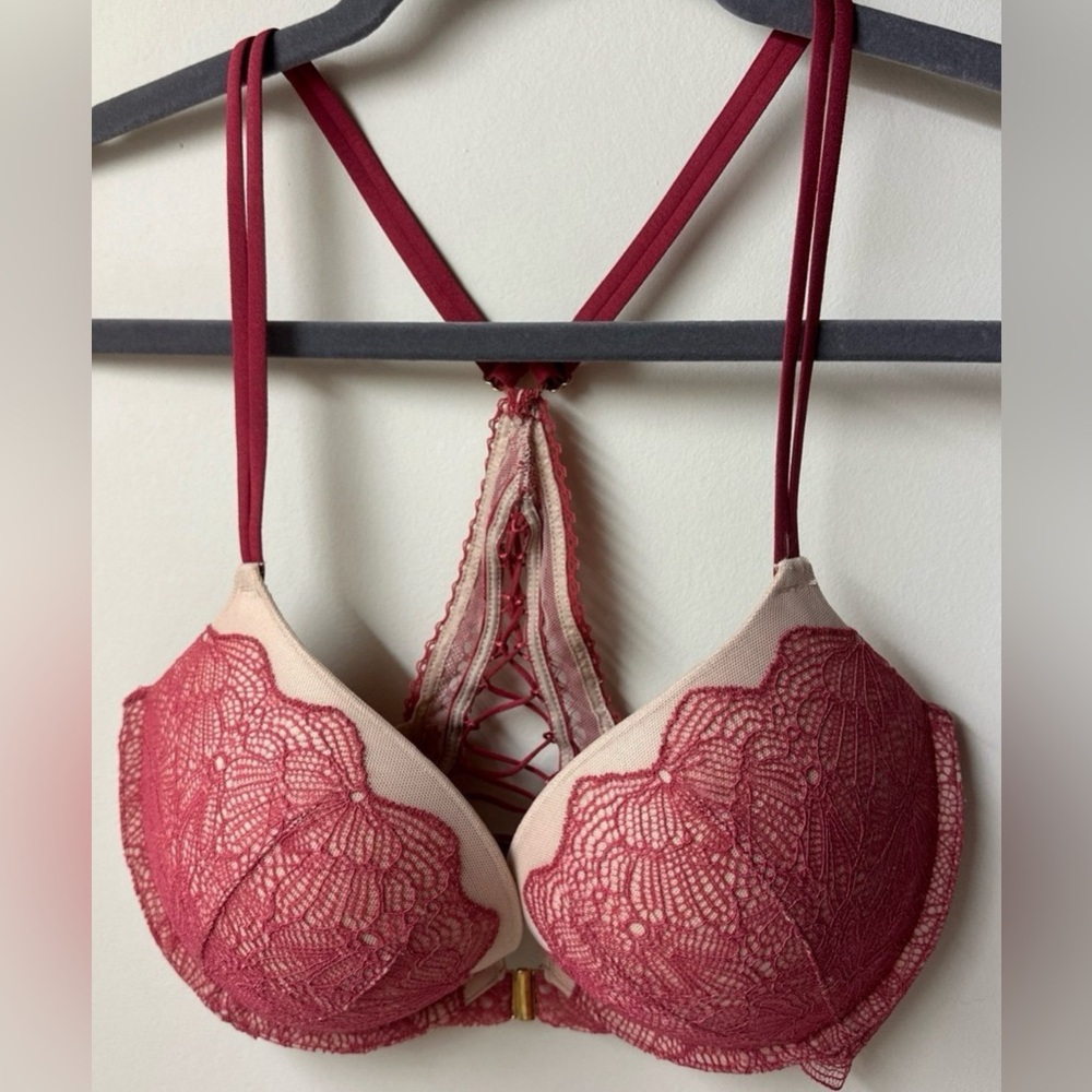 Victoria’s Secret Very Sexy Push Up Bra Racer Back 32DD